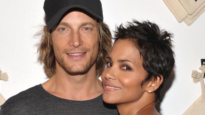 HALLE BERRY AND BABY DADDY