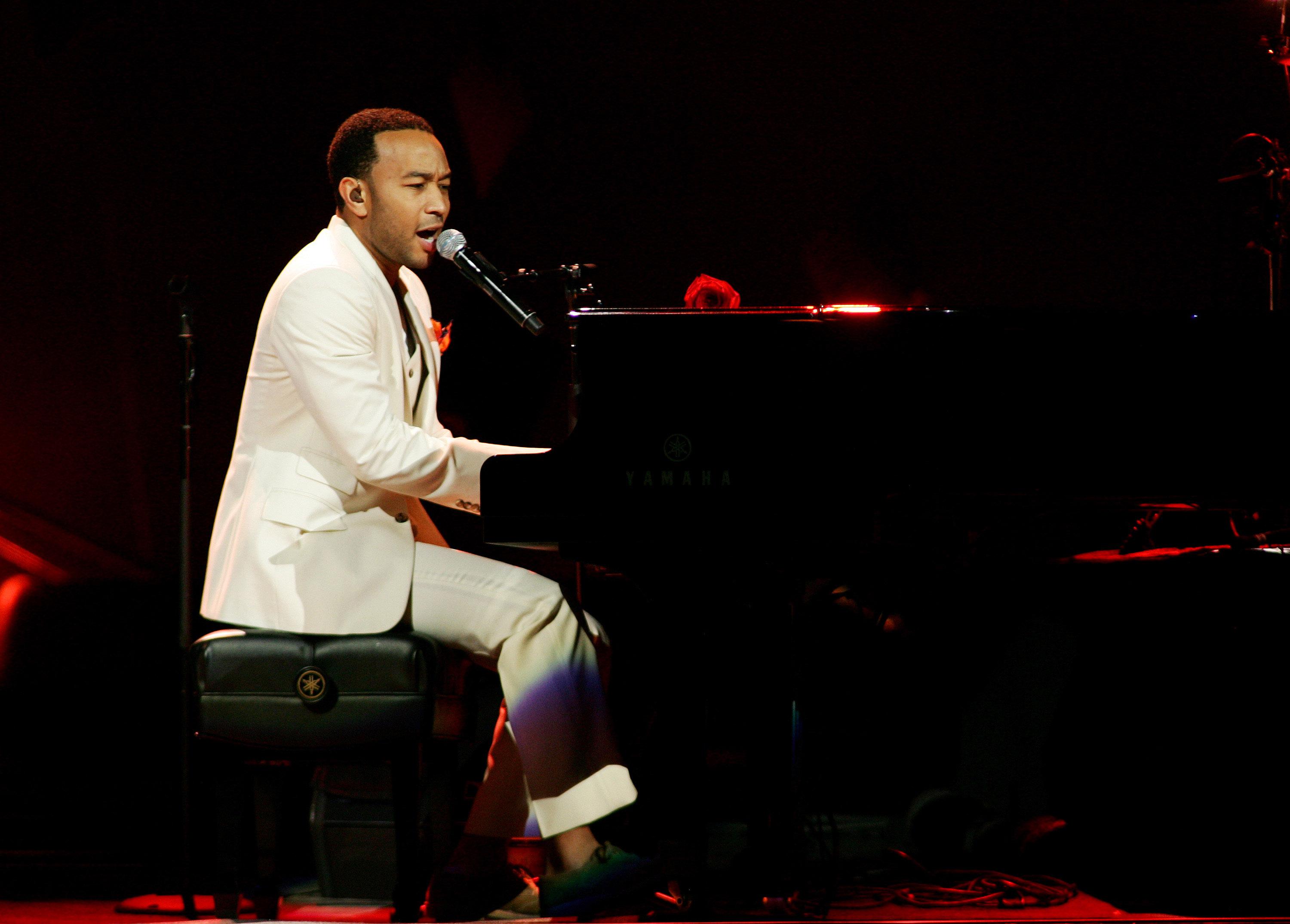Sade With John Legend In Concert In Kansas City