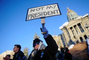 TOPSHOT-US-POLITICS-VOTE-TRUMP-PROTEST