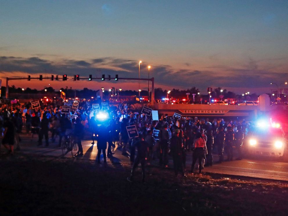 protest-st-louis-01-night-as-170915_4x3_992