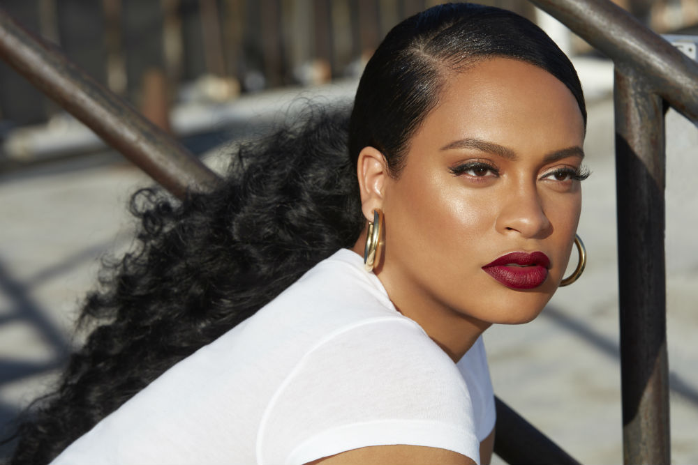 Stone Soul: Nicole Bus