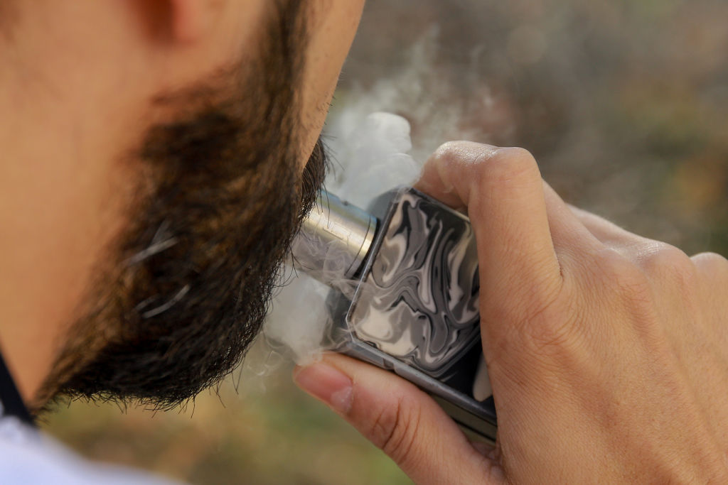 Investigation Of New Diseases Caused By Smoking E-Cigarettes