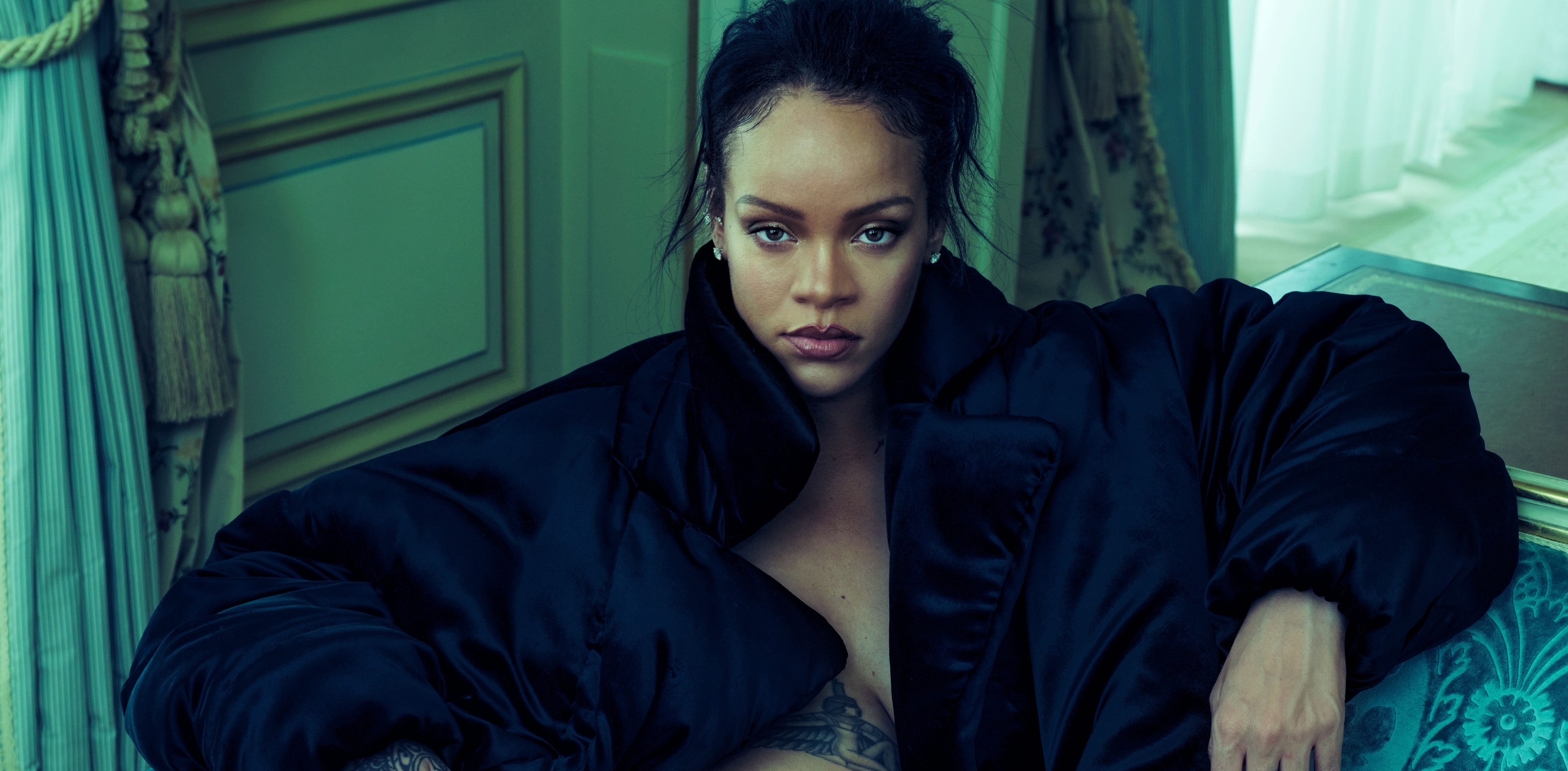 Rihanna covers Vogue