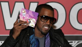 Kanye West signing of Graduation