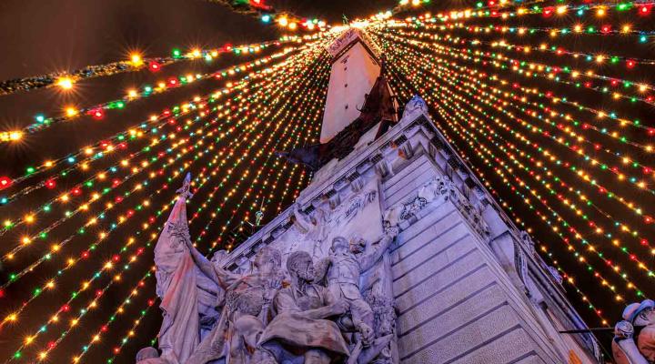 visit indy cowntown indy circle of lights light up christmas tree