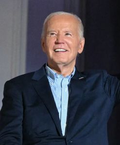 TOPSHOT-US-HOLIDAY-POLITICS-INDEPENDENCE-BIDEN