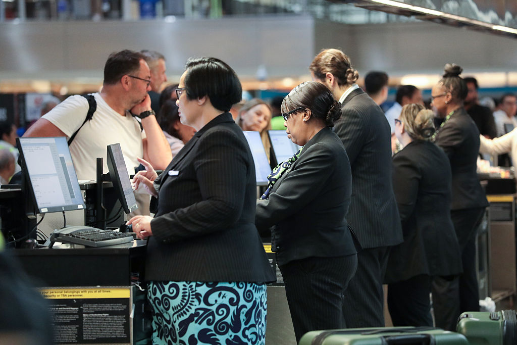 Government shutdown continues to weigh on airports in Los Angeles