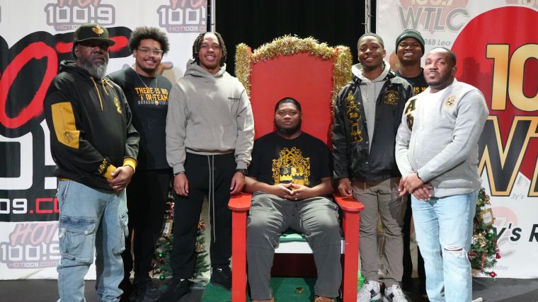 Black Santa Photos 2025